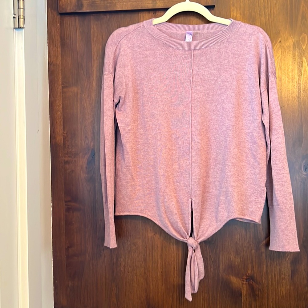 Alya sweater. Pretty dusty pink color with a cute tie.